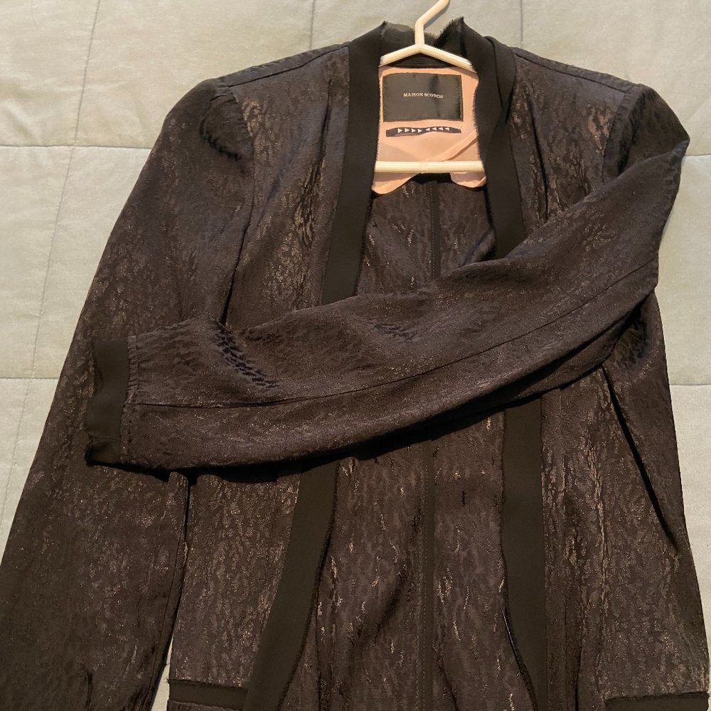 Blazer - Picture 3 of 4